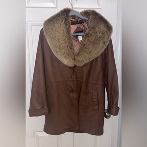 Vintage genuine leather coat with removable fur collar, perfect condition!